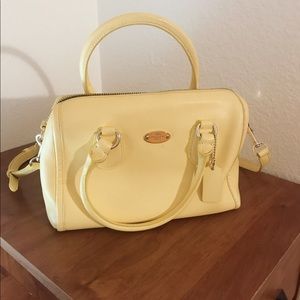 Used Coach Satchel should bag yellow